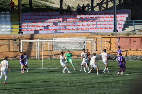 Yalova FK, Ereğli'de galibiyetten feragat etti: 0-0 beraberlikle puan paylaşıldı