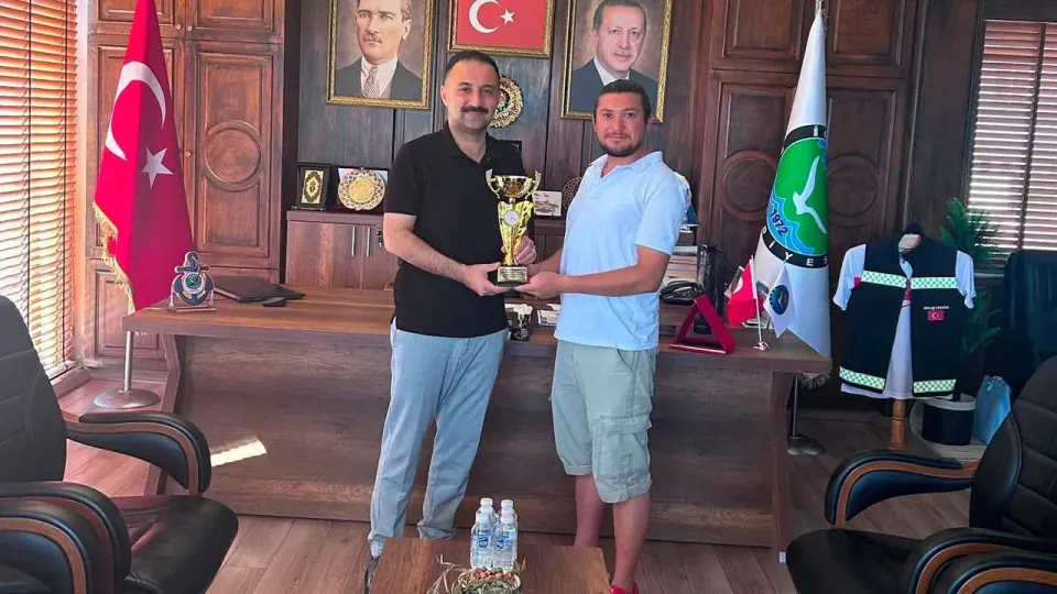 İğneada'da Spor Hamlesi: Belediye Başkanı Altuğ Erdem'den Muaythai Çıkartması görseli