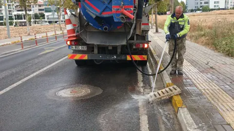 Lüleburgaz’da yağmur suyu hatları temizlendi: Sel riskine erken önlem