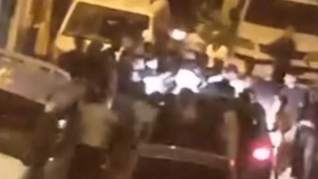 Gaziantep Şahinbey'de Gece Yarısı Arbede: 3 Yaralı Gaziantep Şahinbey'de Gece Yarısı Arbede: 3 Yaralı