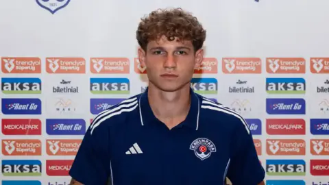 Kasımpaşa Savunmaya Genç Kan Transfer Etti: Matei Ilie İmzayı Attı