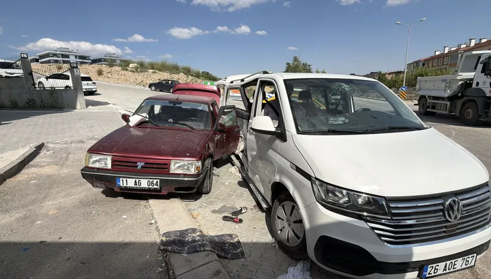 Eskişehir'de Trafik Kazası: 7 Yaralı görseli