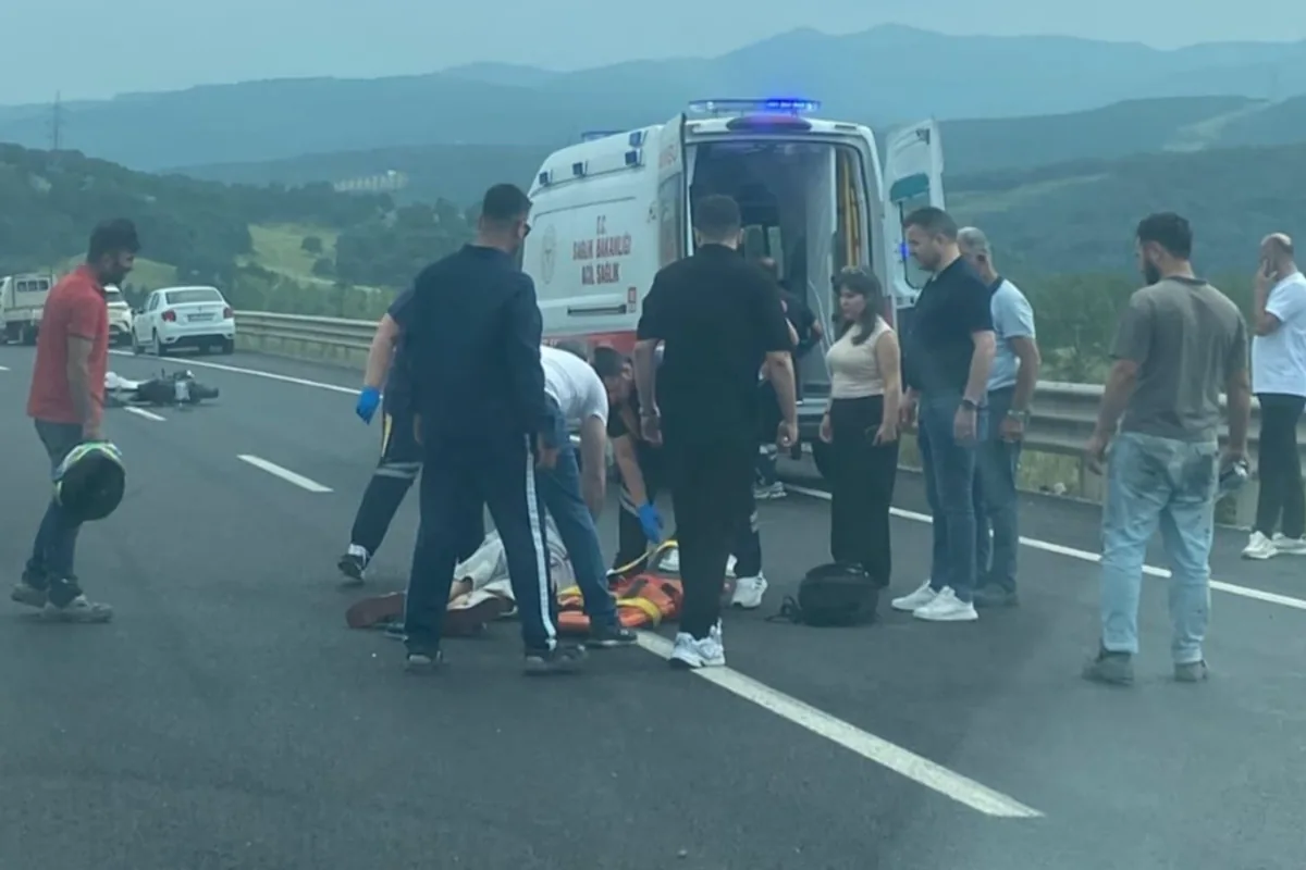 Yalova-Bursa Karayolunda Korkutan Kaza: Genç Motosikletçi Ağır Yaralandı Yalova-Bursa Karayolunda Korkutan Kaza: Genç Motosikletçi Ağır Yaralandı