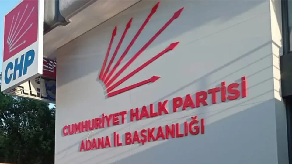 CHP Adana'da kriz: Seçilmiş yöneticiler atanmış yönetimi reddetti görseli