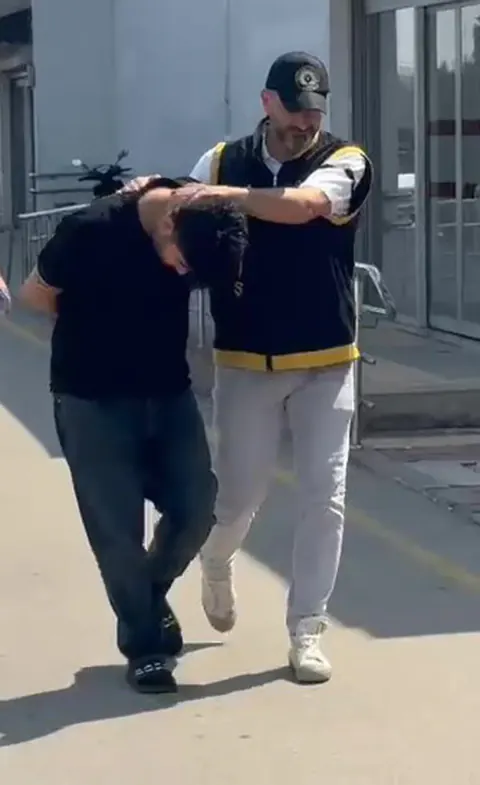 Adana Yüreğir'de Trafik Tartışması Sonucu 22 Yaşındaki Taha Humsi Öldürüldü: Şüpheli Tutuklandı