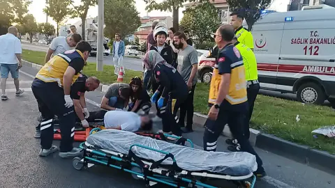 Kütahya'da Motosikletli Yayaya Çarptı: 3 Yaralı