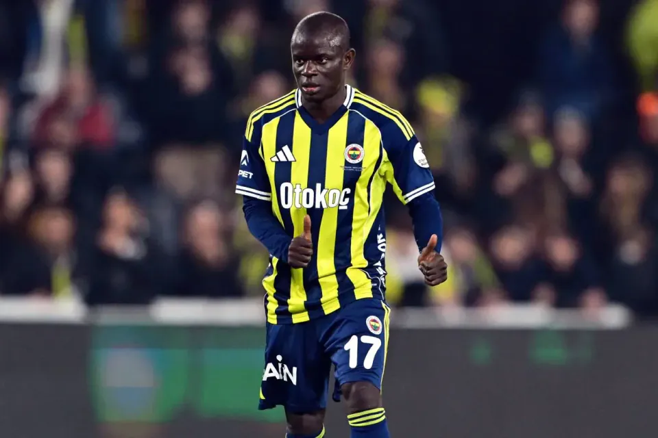 Fenerbahçe'de Yabancı Kuralı Hareketliliği: Fred ve Kante İçin Karar Verildi görseli