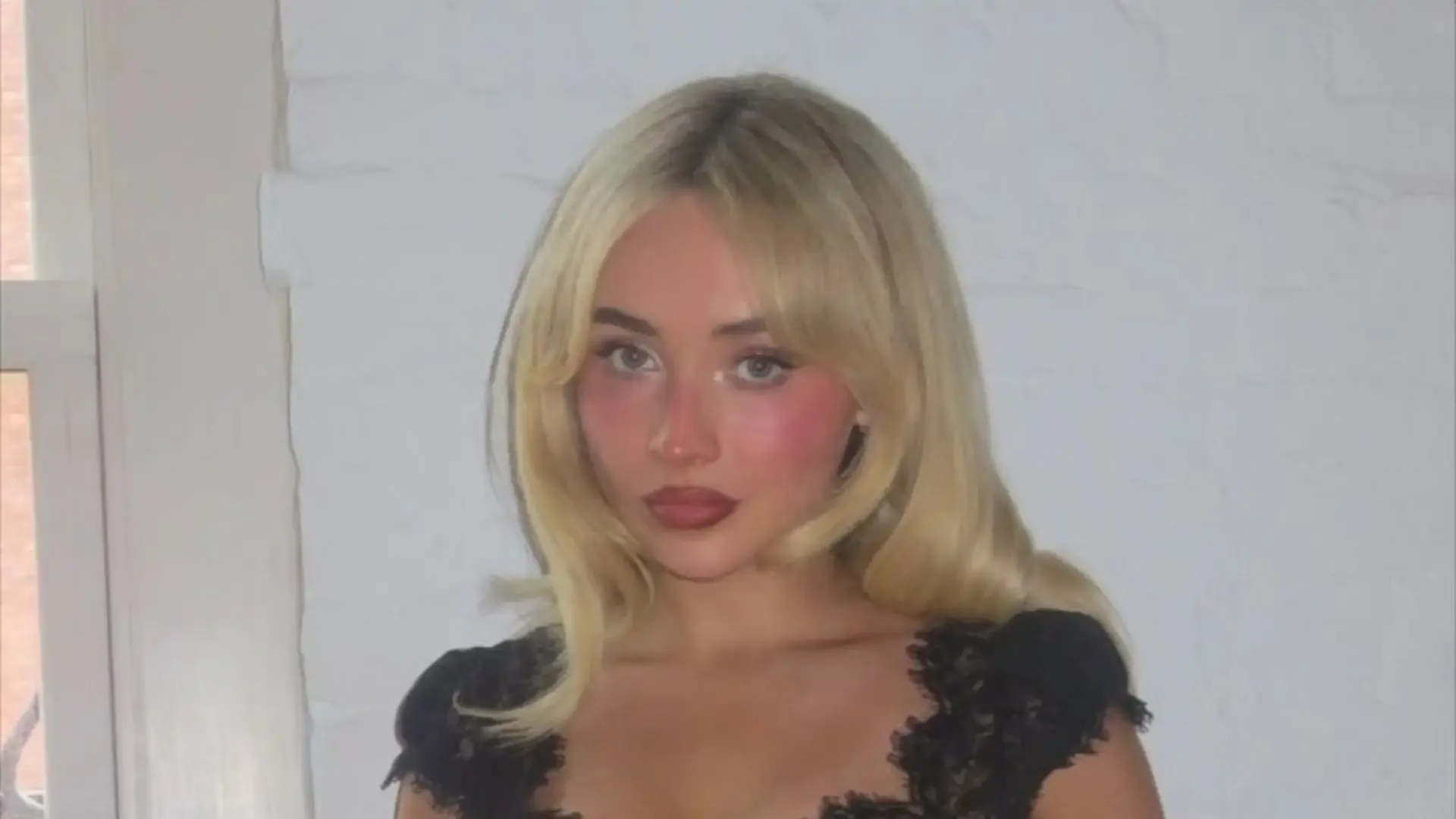 Sabrina Carpenter, Taylor Swift ve Travis Kelce'nin Düğün Detaylarını Paylaştı Sabrina Carpenter, Taylor Swift ve Travis Kelce'nin Düğün Detaylarını Paylaştı