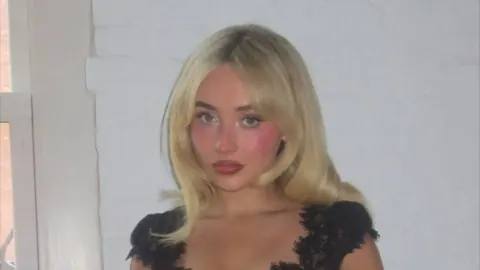 Sabrina Carpenter, Taylor Swift ve Travis Kelce'nin Düğün Detaylarını Paylaştı