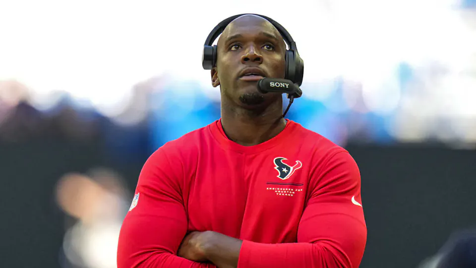 DeMeco Ryans Savunma Çağrılarını Üstlendi: Texans 0-4'ten Çıkmak İçin Son Kartı Oynadı görseli