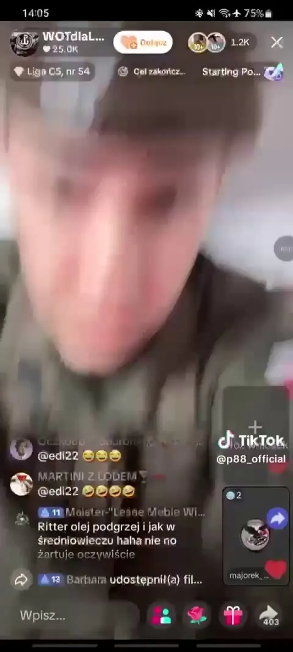 Polonya'da üniforma giyip askerleri alay eden TikTok'çu gözaltına alındı görseli