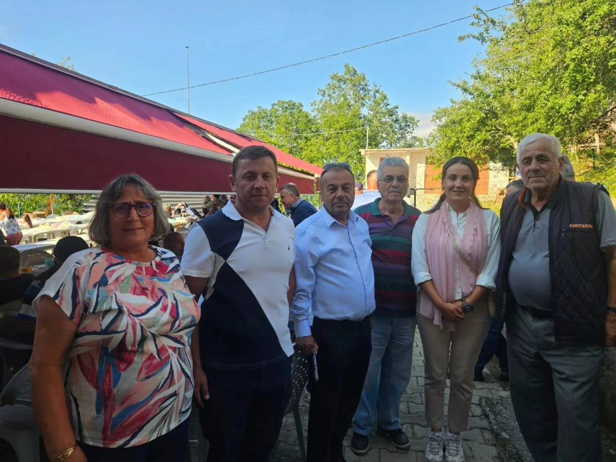 CHP'li İdareciler Kömeç Köyü'nde Aşure Geleneğini Yaşattı CHP'li İdareciler Kömeç Köyü'nde Aşure Geleneğini Yaşattı