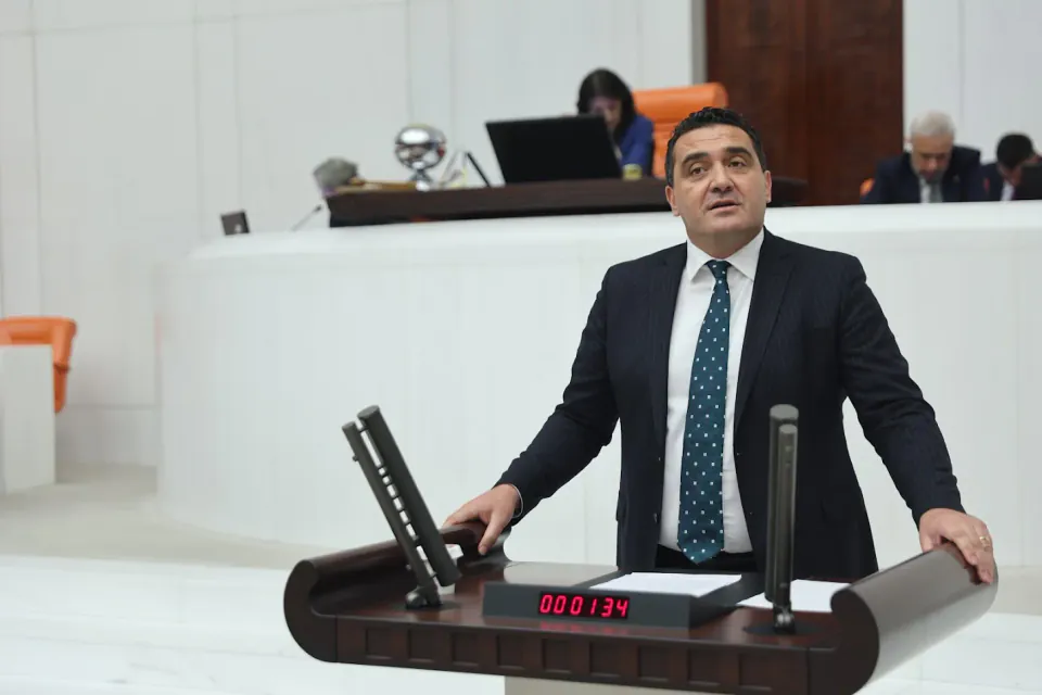 CHP'de Sivas Depremi: İl Başkanı Yılmaz Coşkun Görevden Alındı görseli