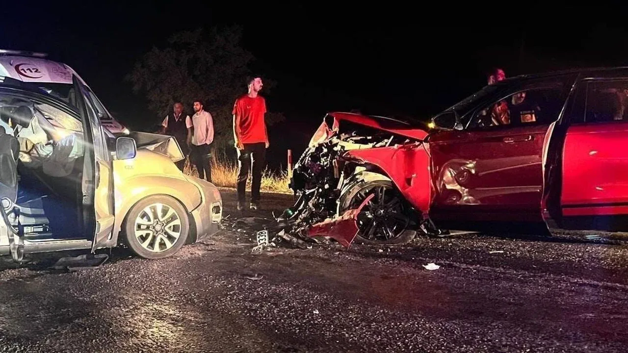 Karacaören'de feci trafik kazası: 2 ölü, 4 yaralı Karacaören'de feci trafik kazası: 2 ölü, 4 yaralı