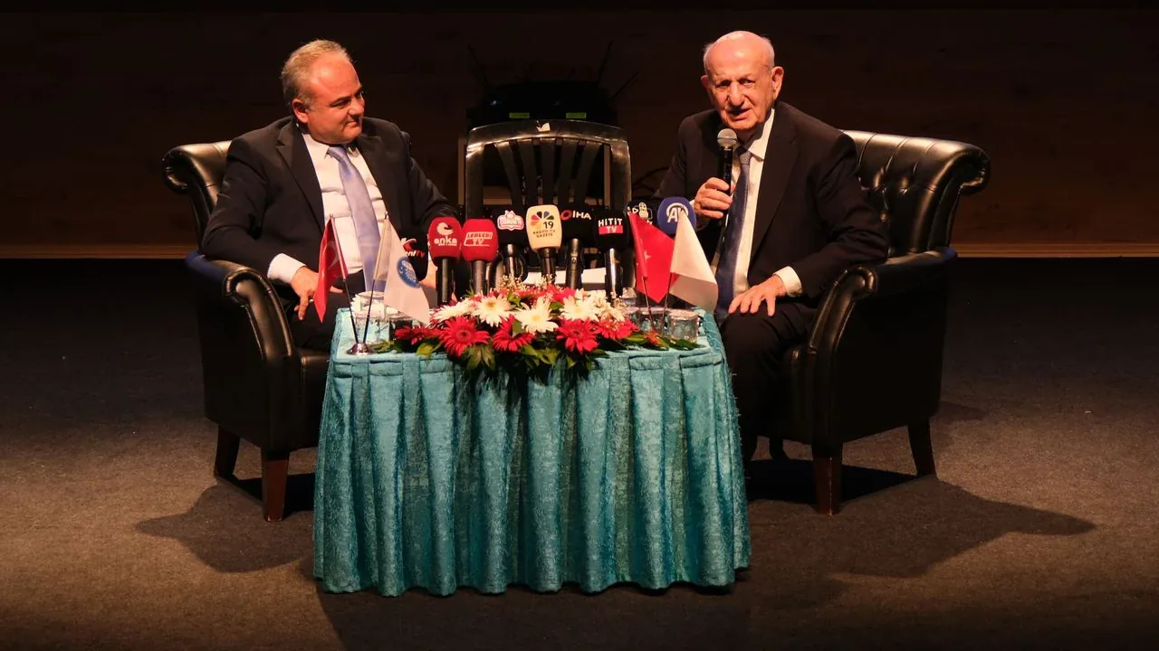 Kahraman: 'Her darbe teşebbüsü en az 25 seneye mal oluyor' Kahraman: 'Her darbe teşebbüsü en az 25 seneye mal oluyor'