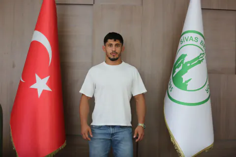 Sivas Gücü'nden dev hamle: Veteranlar dünya şampiyonu Coşkun Keleş yeşil-beyazlı oldu