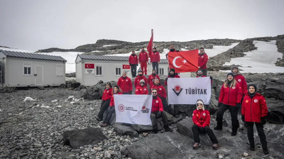 Türk Bilim İnsanlarından Küresel Başarılar: Astrofizikten Felsefeye görseli