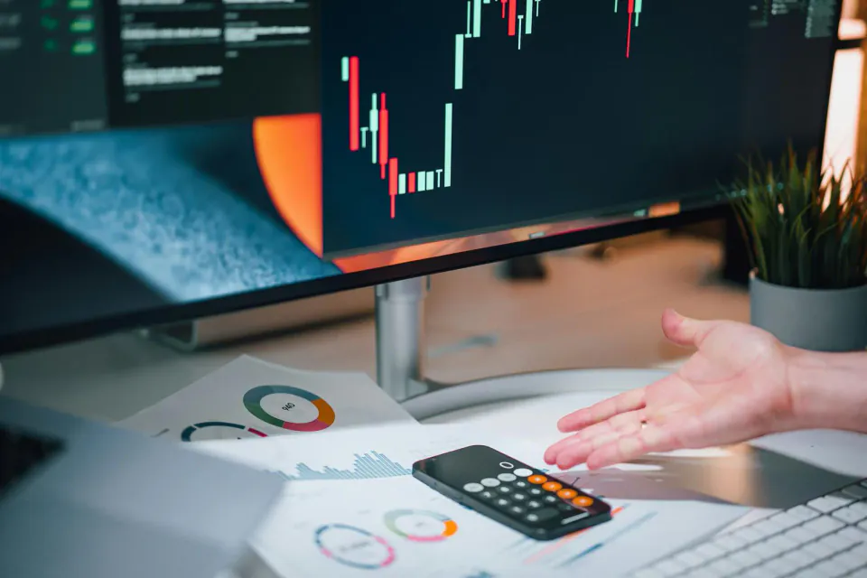 Kripto piyasasında 570 milyon dolarlık 'long' pozisyonlar eridi: Clarity Act meclisten geçemedi görseli