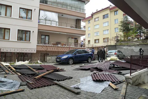 Phoenix'te Muson Fırtınası Kaosa Yol Açtı: Binlerce Kişi Elektriksiz Kaldı