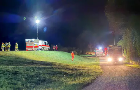Almanya'da Lech Nehri'nde Geniş Çaplı Arama Operasyonu: Helikopter ve Dalgıçlar Sahaya İndi
