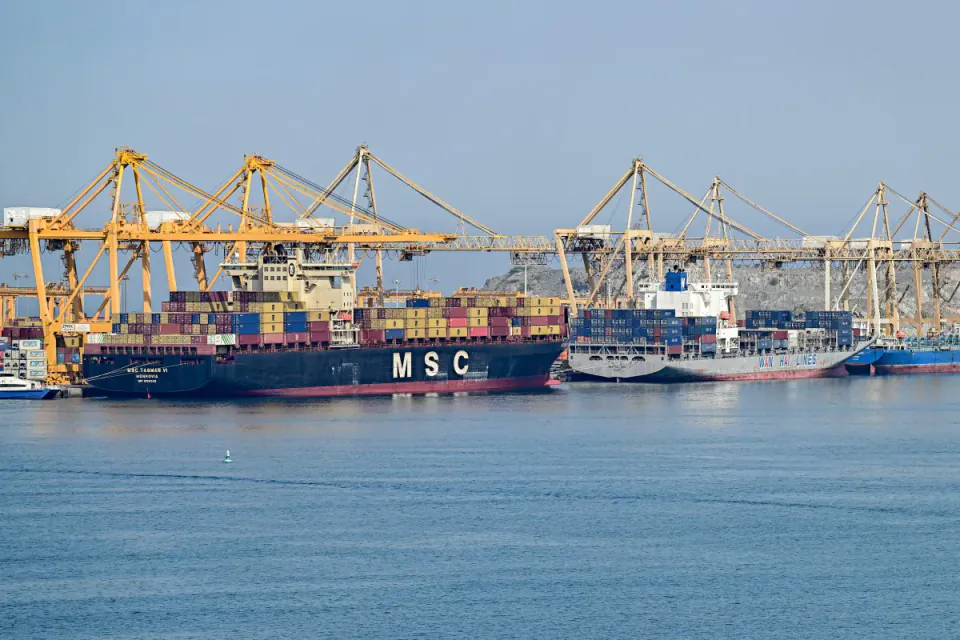 İran, Hormuz Boğazı'nda BAE'ye bağlı üç tankeri hedef aldı: PGSA 'uyumsuzluk' gerekçesiyle hareket etti görseli