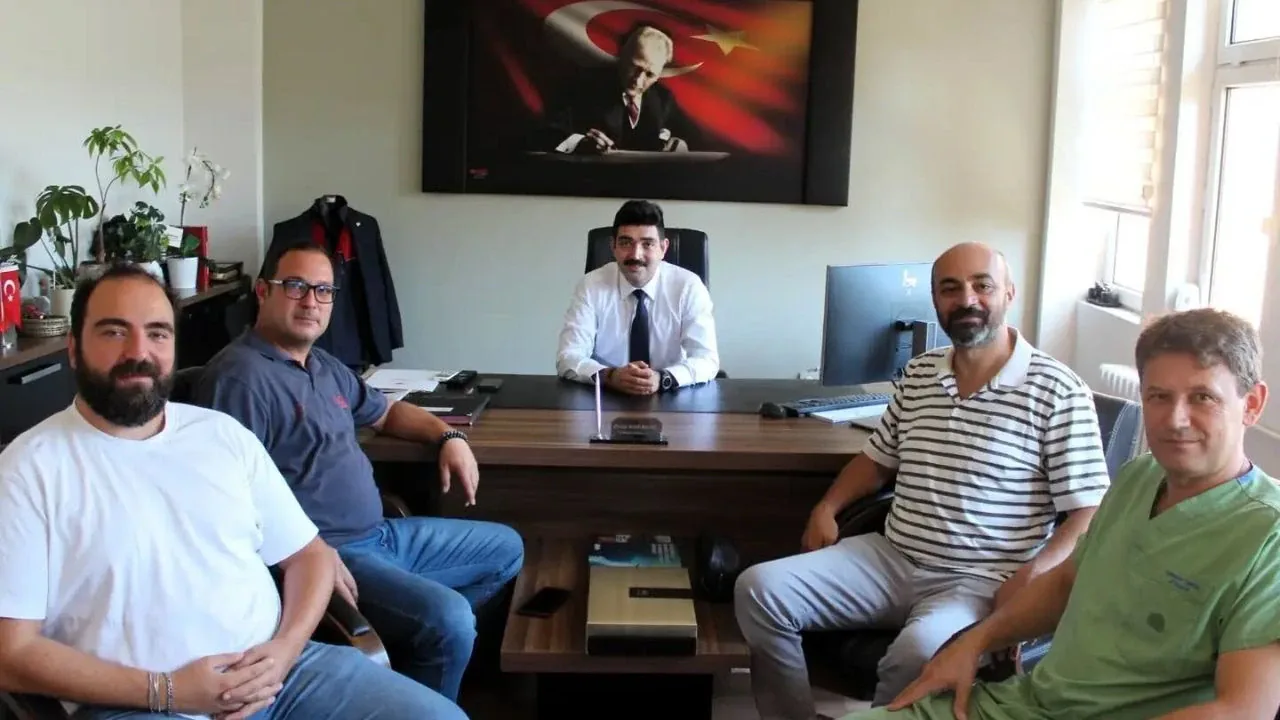 Trakya Arısı Projesi'nde Teknik Heyet ve Yerli Irk Görüşmesi Trakya Arısı Projesi'nde Teknik Heyet ve Yerli Irk Görüşmesi