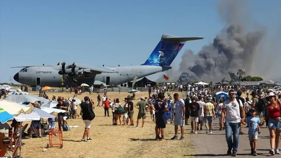 Tanagra'da Athens Flying Week Faciası: Phantom Düşüşünde 2 Pilot Öldü, Gösteri İptal Edildi görseli