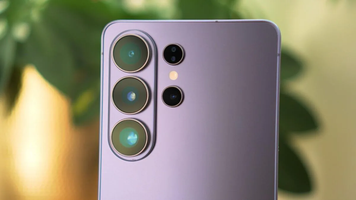 Samsung'den Depolama Devrimi: UFS 5.0 ile Akıllı Telefonlarda Hız Çağı Samsung'den Depolama Devrimi: UFS 5.0 ile Akıllı Telefonlarda Hız Çağı