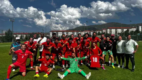 UEFA Regions' Cup Türkiye Birinciliği Erzurum'da Başladı: 14 Bölge Şampiyonluk İçin Sahada