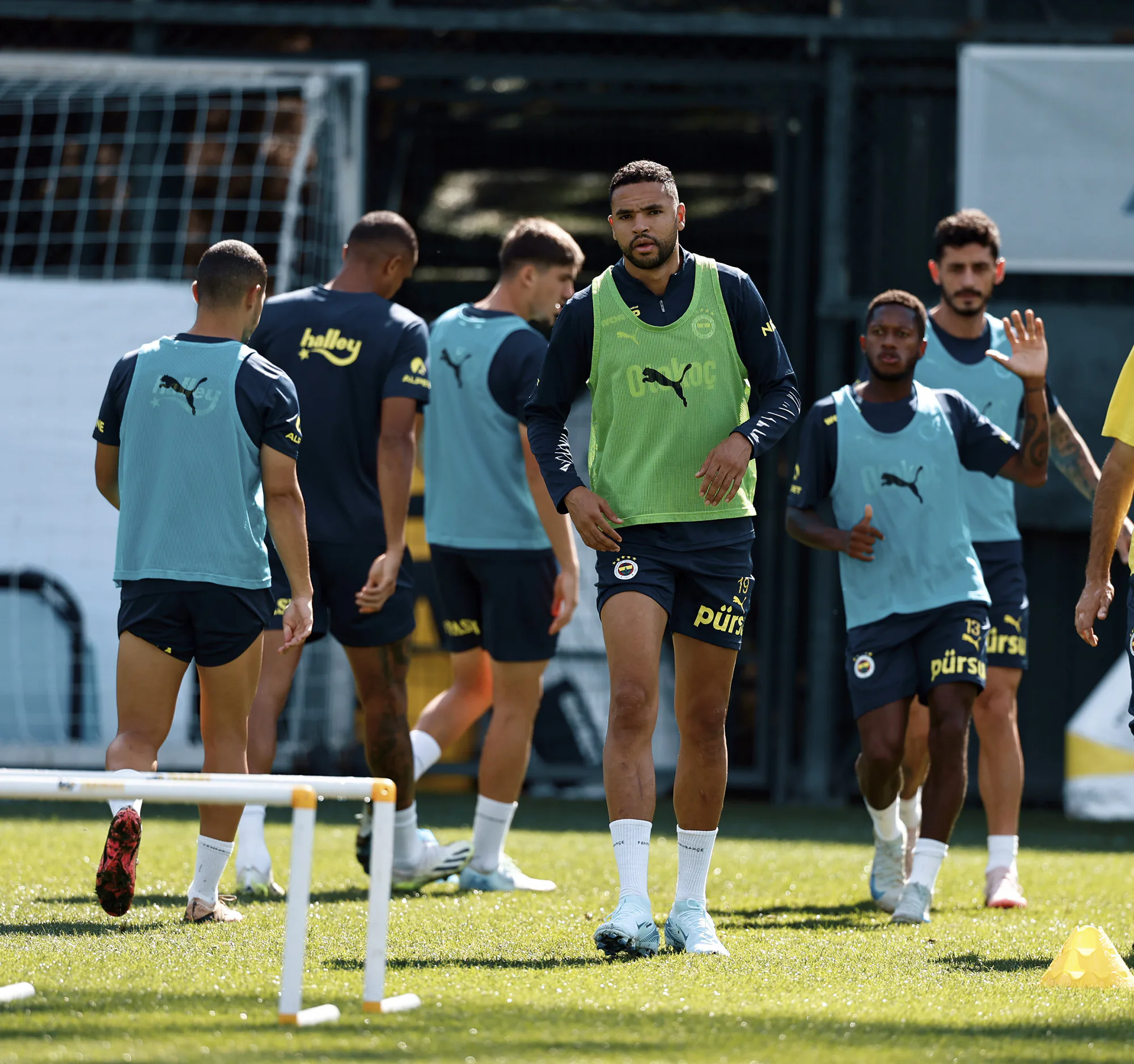 Fenerbahçe'den Mauro Transferi Hamlesi: PSV ile Pazarlıklarda Kritik Eşik Fenerbahçe'den Mauro Transferi Hamlesi: PSV ile Pazarlıklarda Kritik Eşik