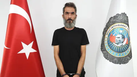 MİT, Reyhanlı saldırısının planlayıcısı Ömer el-Hatip'i yakaladı: Avrupa'ya kaçarken durduruldu