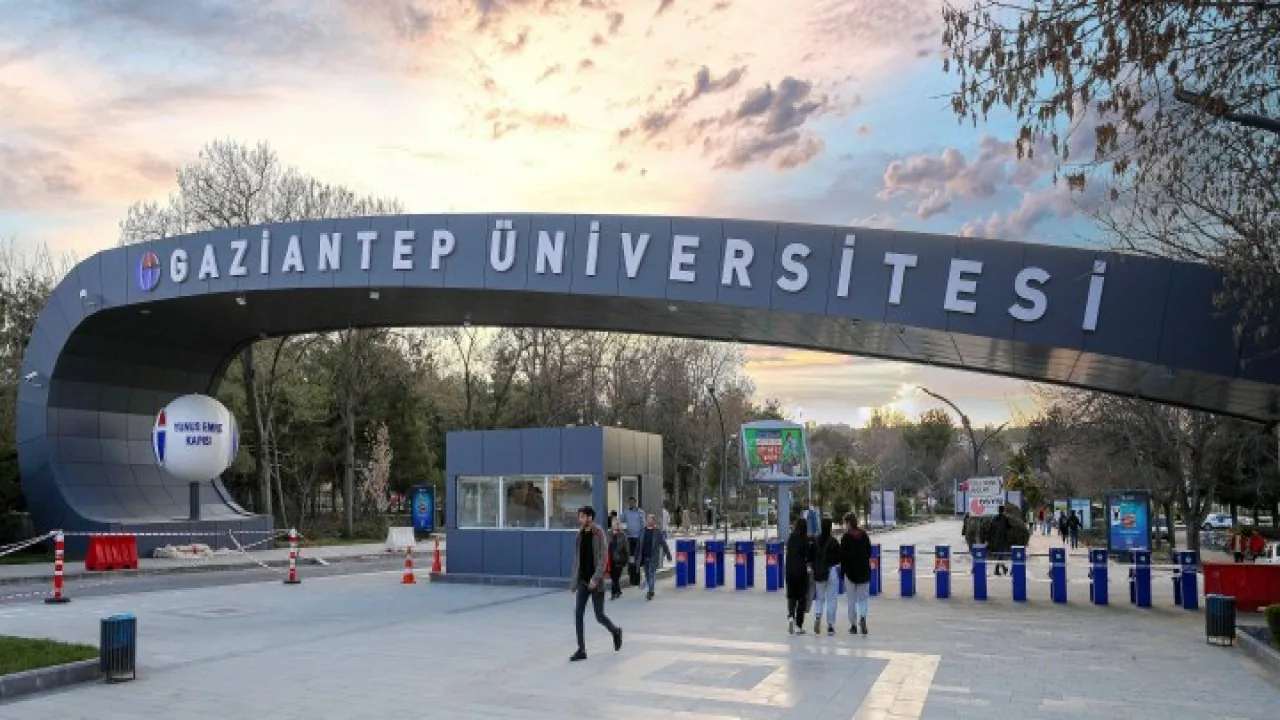 Gaziantep Üniversitesi Personeli 79 Bin TL'lik Promosyonu Tartışıyor Gaziantep Üniversitesi Personeli 79 Bin TL'lik Promosyonu Tartışıyor