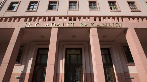 Türkiye'nin 10 Yıllık Suç Karnesi: Hangi Suçlar Arttı, Hangileri Azaldı?
