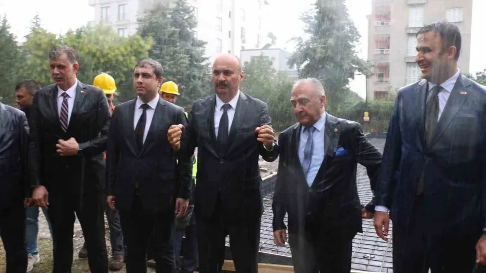 Batman'da emeklilere 5 yeni yaşam alanı: İlk lokal Kine Em Parkı'nda hizmete girdi görseli