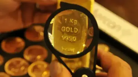 Standart Altın Kilogram Fiyatı 6 Milyon 765 Bin Lirada Kapanış Yaptı