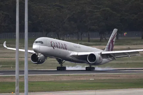 Qatar Airways Boeing 777'den Teksas'ta Tehlikeli Manevra: Felaketin Eşiğinden Dönüldü