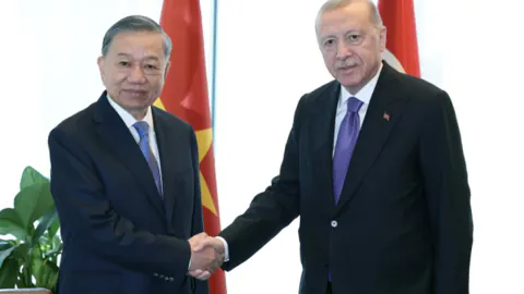 Erdoğan-To Lam görüşmesinde ticaret ve savunma sanayii öne çıktı