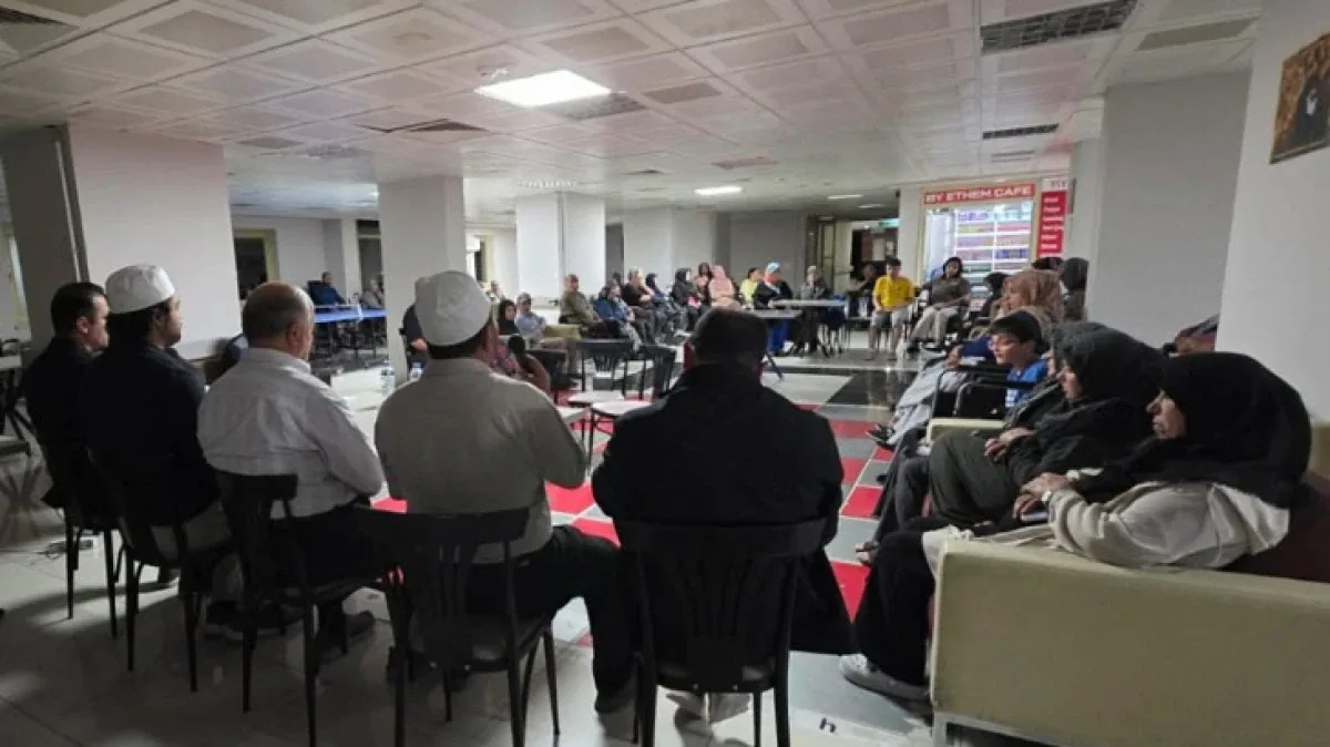 Kozaklı Fizik Tedavi Hastanesi'nde hastalara manevi destek ziyareti Kozaklı Fizik Tedavi Hastanesi'nde hastalara manevi destek ziyareti