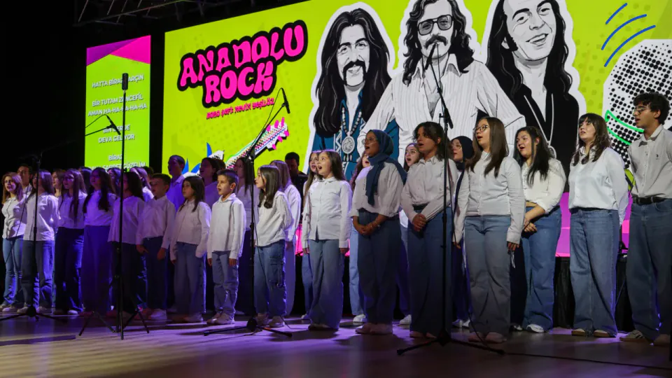 Selçuklu'da Anadolu Rock Konseri: Çocuk Korosu Efsane Şarkıları Sahneye Taşıdı görseli