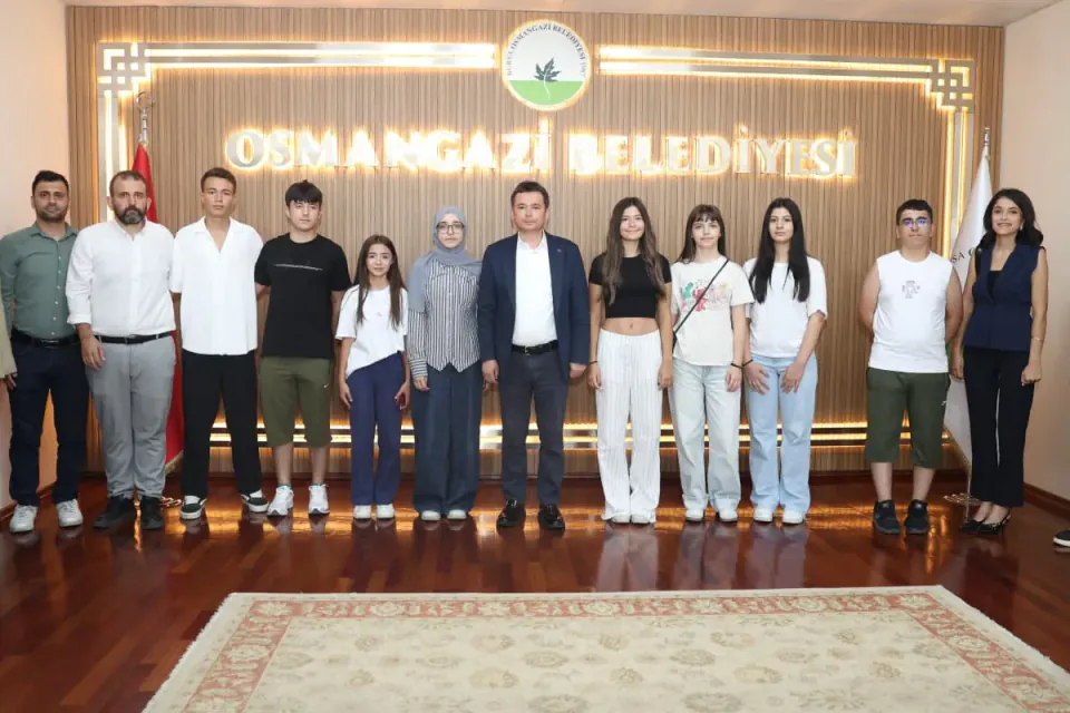 Osmangazi Belediyesi LGS Kursu Öğrencileri Başarıyla Mezun Oldu görseli