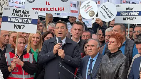 EMADDER Ulus'ta eşitlik mitingi: "8 Eylül 43 yaş, 9 Eylül 60 yaş haksızlığı bitmeli"