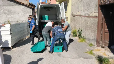 Kütahya'da kan donduran olay: Annesinin cesediyle aynı evde yaşamış