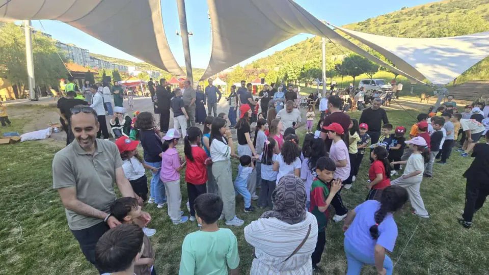 Eğitim-Bir-Sen Yozgat'ın Yaz Şenliği'nde Yüzlerce Kişi Buluştu görseli