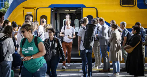 Holland'da Ucuz Tren Abonmanı Skandalı: Kullanıcılar Faturada Şok Yaşadı