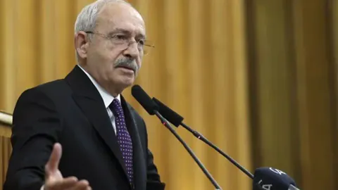 CHP'de Kurultay ve Disiplin Hareketliliği: MYK Toplantısında Kritik Kararlar