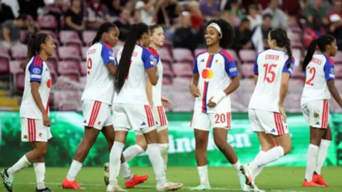 Kadınlar Şampiyonlar Ligi'nde Lyon'un Tarihi 8-0 Zaferi: Katoto Hattrick Yaptı