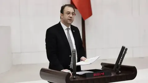 Milletvekili İnan Akgün Alp'ten Yeni Parti İçin Sert Eleştiriler