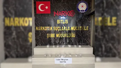 Tatvan'da araç şasesinde 1,7 kilo skunk: Metal aksamda gizli kompartman