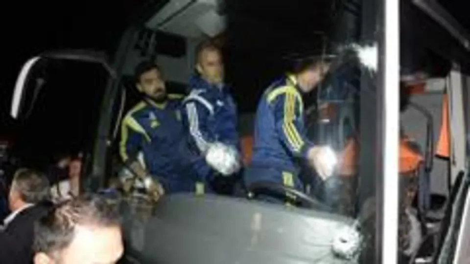 Fenerbahçe Otobüsüne Silahlı Saldırı Dosyasında Yeni Gelişme: 5 Gözaltı görseli