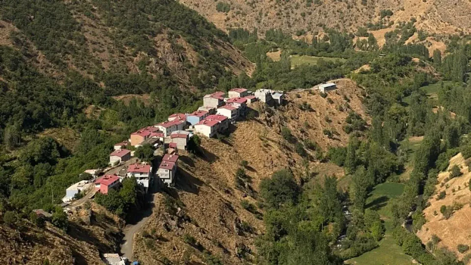 Bitlis Hizan'ın zirve köyü Kayadeler: Bulutların üzerinde yaşayan 2000 metreli cennet görseli
